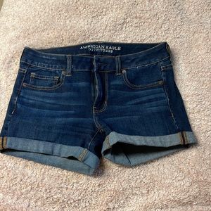 American eagle US 6 dark blue denim shorts
